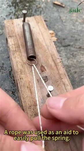 A rope was used as an aid to easily pull the sprin