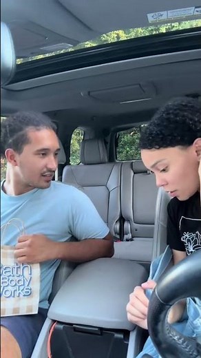 Leaving a fake bloody tampon in the car prank on my boyfriend.. 🩸🥺