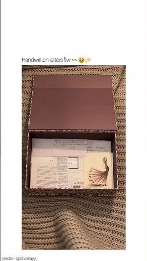 Handwritten letters are the most romantic gift you can give to anyone! 💕💫 #handwrittenletters #lover