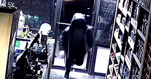 Chicago robbery ends in $10,000 worth of liquor taken from River North store