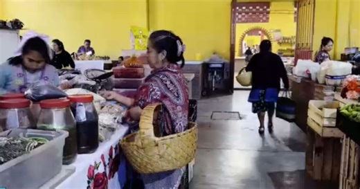Donde no se habla español y el trueque sigue vivo: el mercado dominical de Teotitlán del Valle