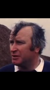 The legendary Jock Wallace speaks at the gruelling training camp of Gullane Sands.🇬🇧 | RFC of IBROX