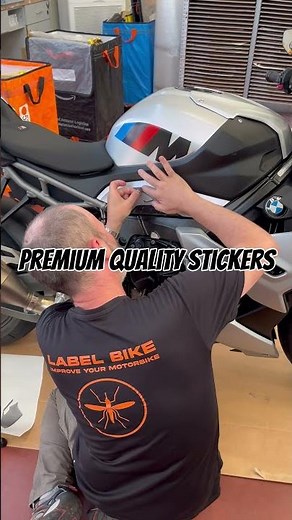 BMW M1000RR: Labelbike® 3D Stickers Transformation in Action!