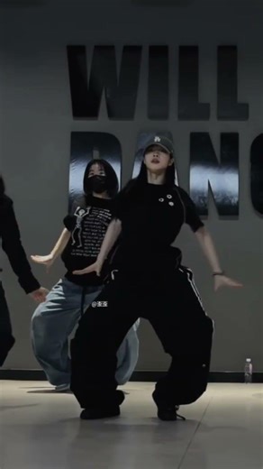 Delhi se Manali wala song mein new steps simple lines #trending #shorts