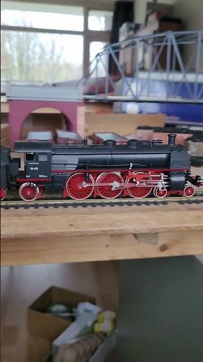 HO Liliput 2-6-4 DRG class / BR 18 running empty