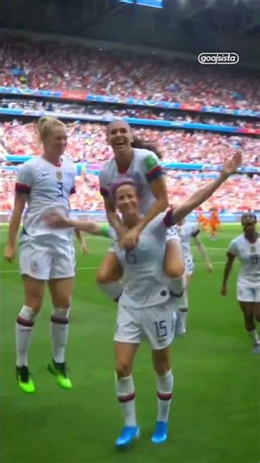 ICE COLD. MEGAN RAPINOE CELEBRATION 🥶 #shorts #youtubeshorts #womensfootball #uswnt