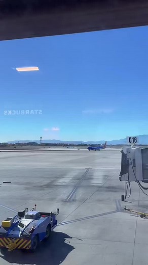 Not wasting my time #flightdelay #whattodo #airlines #aviation #travel #airplane #airport #flightattendant #traveltip