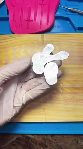 48 reactions · 3 comments | Oneminmicro my friend Walt showed me a cool science experiment you can do with a defraction grading sheet #galium #Science #Stem #Education | Jacob Ross | Facebook