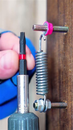 How to Safely Pull a Stiff Spring (Genius Method) #lifehacks #tips #skills #workshop #ai #like