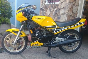 1985 Yamaha RZ350 Kenny Roberts Edition