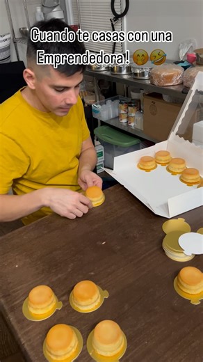 1M views · 90K reactions | Amor tú escogiste tu destino 來❤️ mi mejor equipo de trabajo y apoyo incondicional mi familia ‍‍ #chocoflan #flan #emprendimiento #mamaemprendedora #emprendimiento #esposos #esposo #familia #cake #reposteria #newjersey #elizabethnj | Tulipcakenj | Facebook