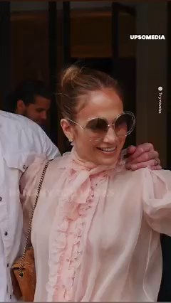 729K views · 2.8K reactions | Pictures of Ben Affleck and Jennifer Lopez during their honeymoon in Paris look much less enthusiastic that we expected | Icons + | Facebook