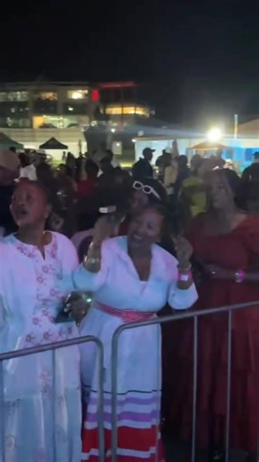 Shop www.konkhe.co.za 🛒🛍 @mandlantlaks Menlyn Park Shopping Centre @menlynsa | Konkhe Kuhamba Kahle clothing