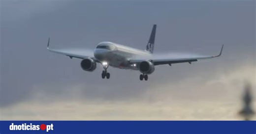 'Wing condensation' em avião da SAS