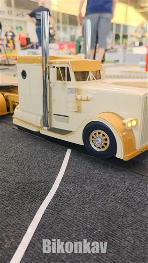 This RC Peterbilt is Low and Slow! 😲🔥 #shorts #summerofgoals