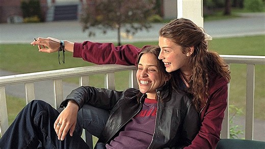 【高颜值·高评分·gl佳片②】花季年华的她，为爱而叛逆且疯狂(自译中英双字)《意乱情迷 Lost and Delirious》