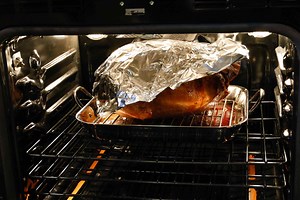 Is it safe to put aluminum foil in the oven? 5 mistakes to avoid