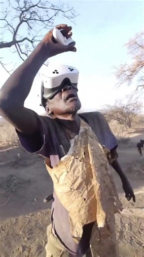 قبائل معزولة تكتشف عالم الواقع الافتراضي لأول مرة