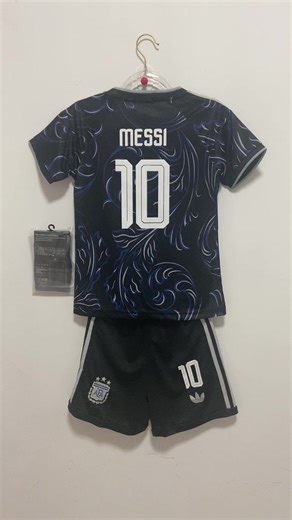 The Champions are ready for 2026! 🇦🇷🏆 The brand new Argentina Away kit has landed and it’s pure gold. 🎁 FULL SET: Includes Shirt, Shorts & FREE Socks! 🧦 📏 Sizes: 5Y - 14Y available. How to order: Tap the link in our bio to WhatsApp us! 📲 #Argentina #Messi #WorldCup2026 #FootballMum #ukkidsfashion