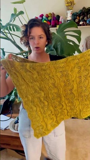 Effortless Style with Mossblossom Shawl | Wool & Pine #knitting #woolandpine #knittingpattern