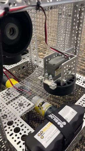 Bridge inspection cable-climbing model simulation