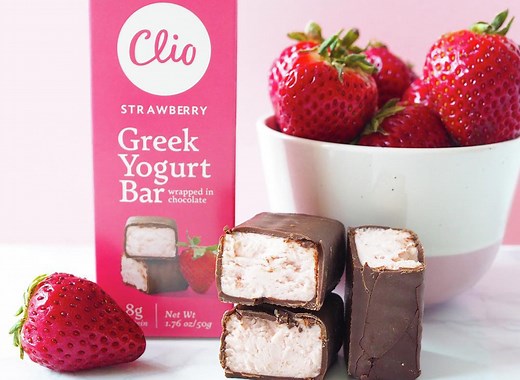 These Greek Yogurt Bars Taste Like Cheesecake, Only They're Loaded With Protein