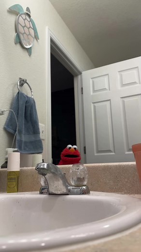 Funny Elmo Moments: Elmo Ain't Having It!