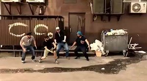 Happy Birthday »Dampf der Giganten« Mia song Merci für 1 Jahr Hirncabrio. Grüsse aus Kiew! | dicht & ergreifend