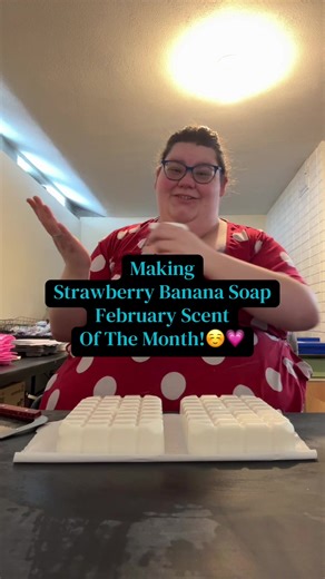 Making Strawberry Banana Soap!☺️💗 craftyslaughter.com | Soap Making