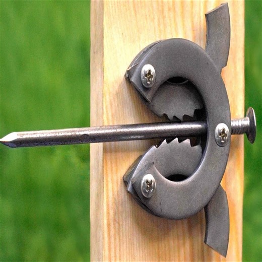 Home inventor Man Making inventions Stop motion | Gábor Balázs