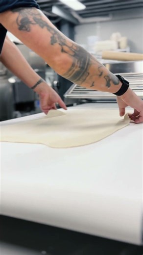 How the Tekno Stamap Manual Sheeter can help you in Cinnamon Scroll production! 🙌 | Vanrooy