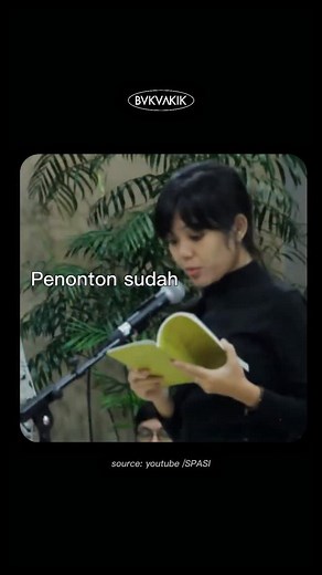 Berikut adalah video pembacaan Sajak Perihal Waktu karya Sapardi Djoko Damono Seperti kata Sapardi, hidup adalah sebuah penyeberangan. Kita melintas tanpa tergesa, dalam antrean yang panjang. Lalu, siapa yang menanti di seberang? Entah. Selengkapnya tonton di youtube SPASI | Buku Akik