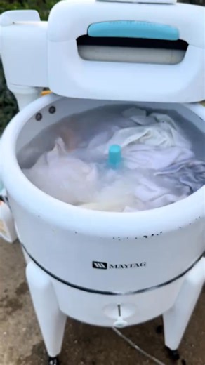 Warm days and Mom’s wringer washer. A recipe for a calm evening. Do you ever get so sleepy you can’t keep your eyes open, that’s me right now. #laundry #wringerwasher #country | Deeann York