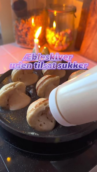 Hjemmelavede æbleskiver med fuldkorn og kardemomme