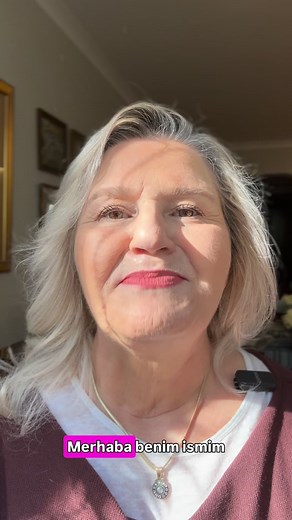 İZMİR’de İLK ESSE İntro 27 Kasım Perşembe saat 18.30-20.30 İzmir Alsancak’da Litsong Lu & Burcu Aybey ile ESSE Nedir? Yapısal Bedenlenmenin Enerjik Sentezi, bedeninizin ve yaşamınızın yapısını değiştirmeyi kolaylaştıran bir Access Consciousness™️ uzmanlık sınıfıdır. Bilimsel araştırmalar, moleküler yapıların, ister elektronlar, ister su, isterse de bedenin fasyal sistemi olsun, gözlemcinin bakış açısına yanıt verdiğini ortaya koymuştur. Access Consciousness™️ araçları, hayatınızın ve bedeninizin