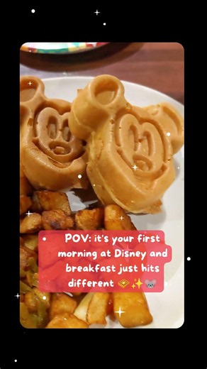 Mickey Waffles at Roaring Fork 🧇 | Disney’s Wilderness Lodge Breakfast #DisneyFood #DisneyDining