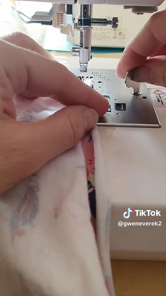 How to Fix Stuck Fabric in a Sewing Machine