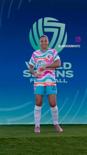 Delphine Cascarino Skills on Instagram: "🪩💃🏻⚡ @delphine_cascarino @worldsevens_ @sandiegowavefc #delphinecascarino #équipedefrance"