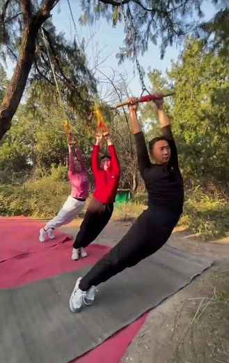 How to Decompress Your Spine Using Just a Robe Belt