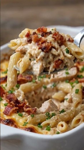 🍝🥓 Creamy Chicken Bacon Pasta Bake