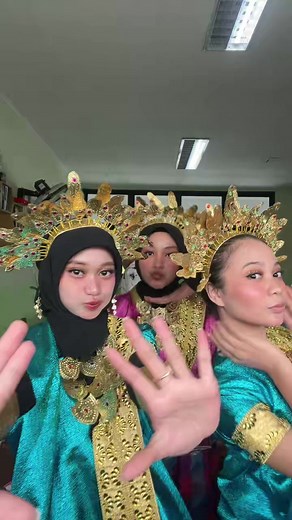 hi from us sulawesi 🥰👋🏻 #tari #sulawesi