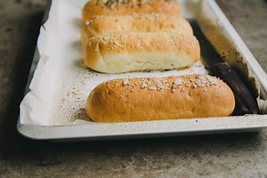 Easy No-knead Hot dog buns