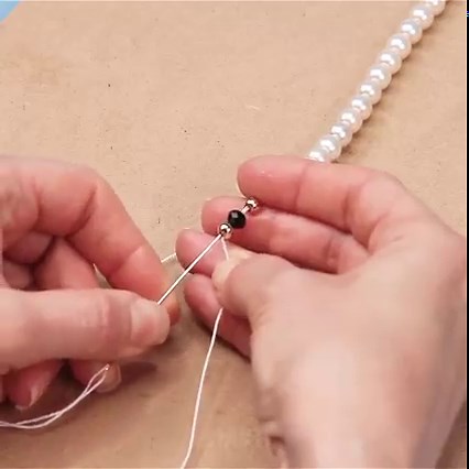 1.4M views · 58K reactions | A beautiful beaded necklace so easy to make - DIY jewelry! | Miarti - Creative ideas | Facebook