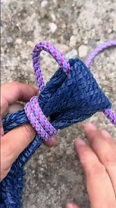 Tie the cloth corner knot like this