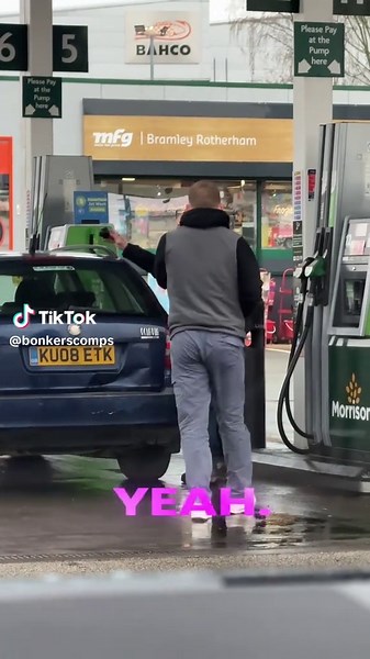 Filling up people’s fuel just watch this Genuinely melts your heart❤️☺️ #viral #trending #fyp #foryou #giveaway