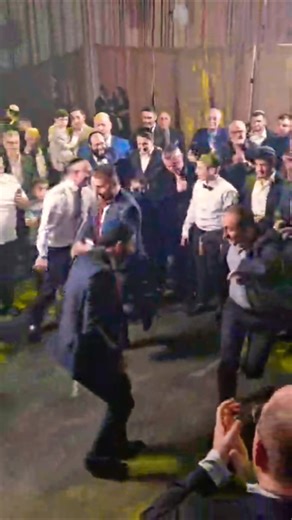 Dancing at a Jewish wedding #israel #wedding #israelonly