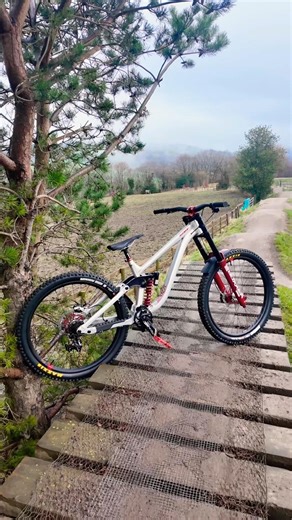 First day for jess on her NEW bike! #mtb #bikepark #dhbike #airdrop