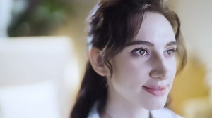 ULTIMEA Smart Projector with Android TV 11.0 and Netflix, 4K with WiFi and Bluetooth 5.3, Home Cinema Dust-proof Projector with Dolby Audio, Gimbal Stand, 600 ANSI HDR+HLG, Nova C40