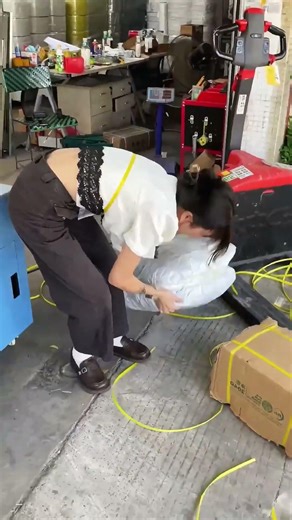 The packaging machine has a high degree of compactness