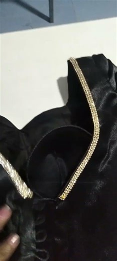 Saree jacket design 💕 #designerinspiration #sareejacket #blouse #sareetop #fashion #womensfashion